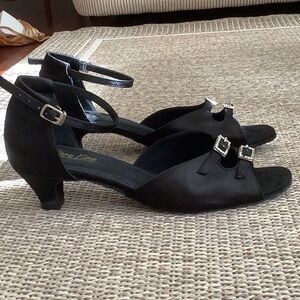 Very Fine ballroom dance shoes, size 9.5, 1.5” heels